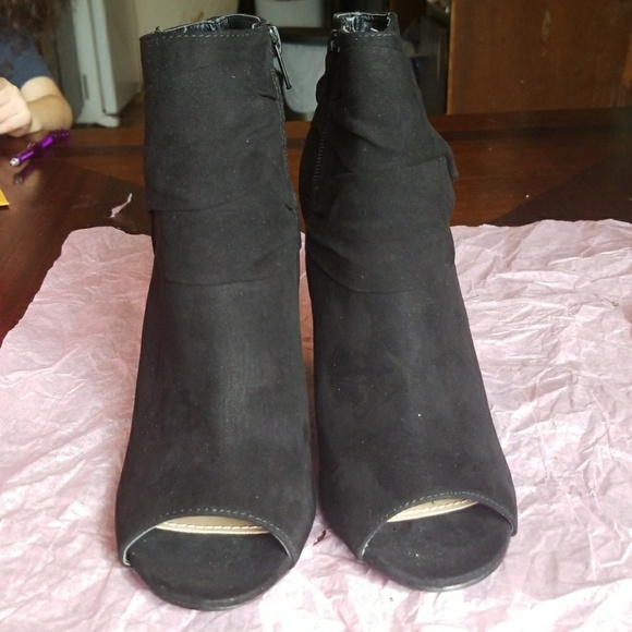 NWOT Black Booties - Picture 2 of 8
